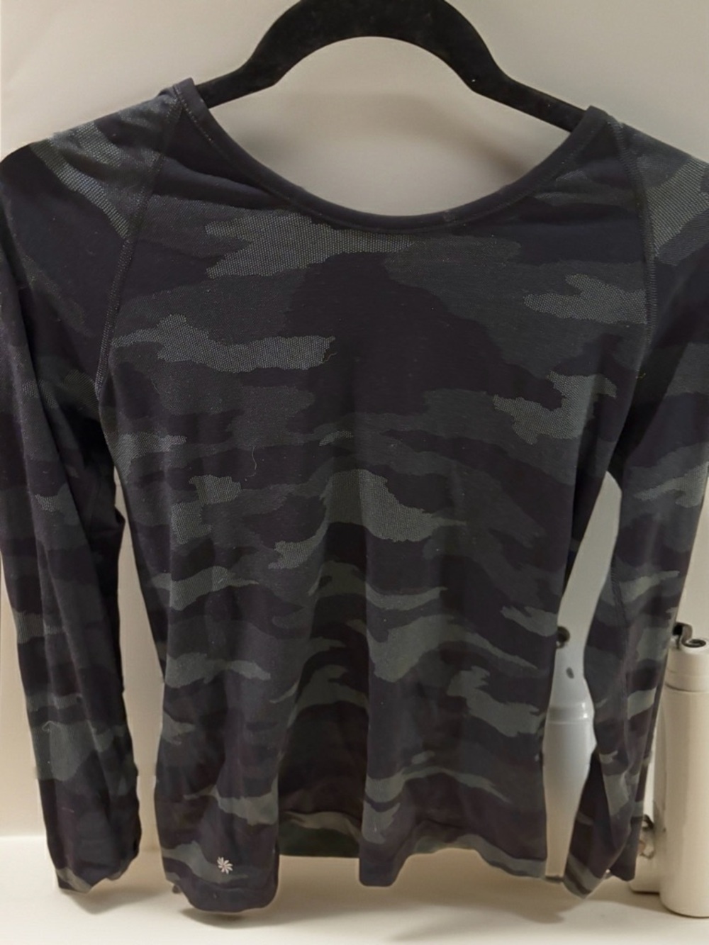 ATHLETA Long-Sleeve Camo Print Top — Black/Grey